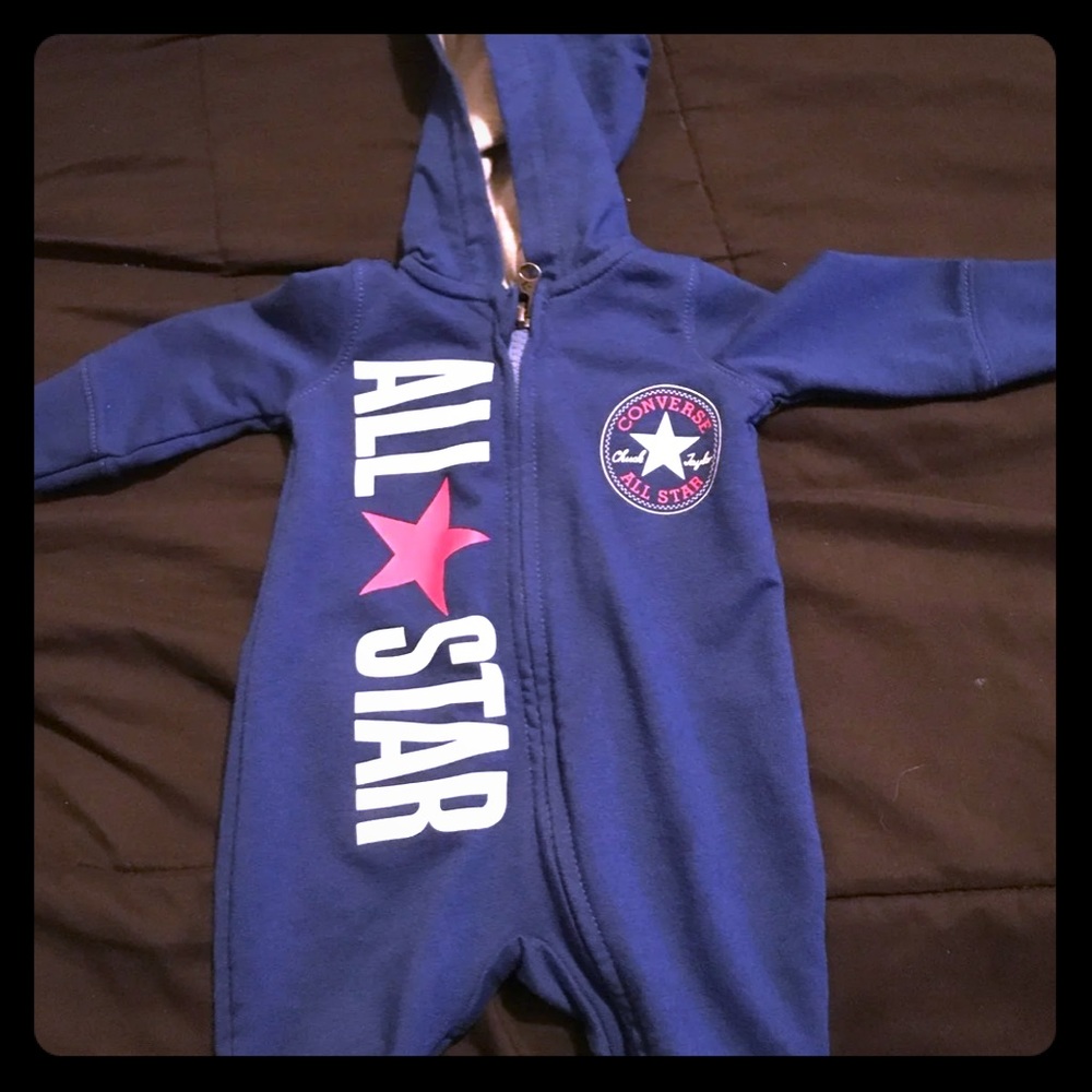 Converse newborn
